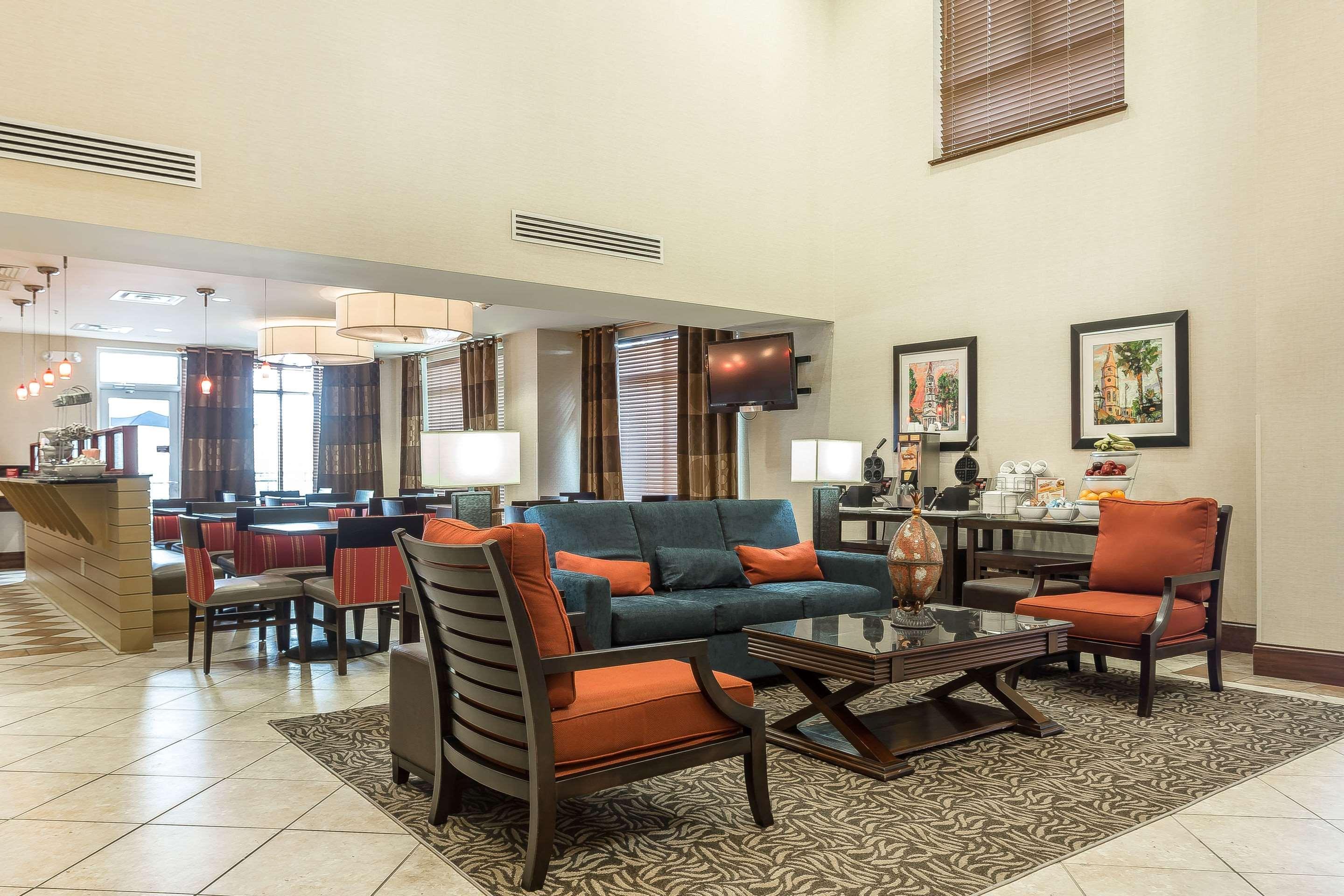 Comfort Suites Charleston West Ashley Bagian luar foto