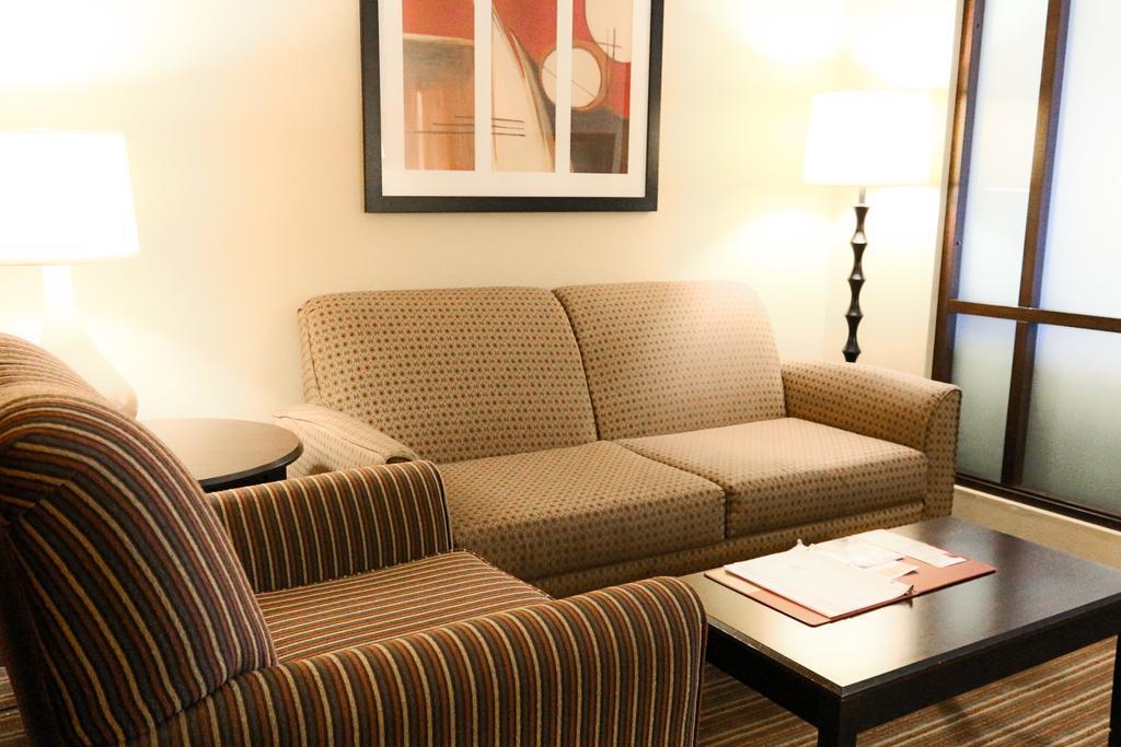 Comfort Suites Charleston West Ashley Bagian luar foto