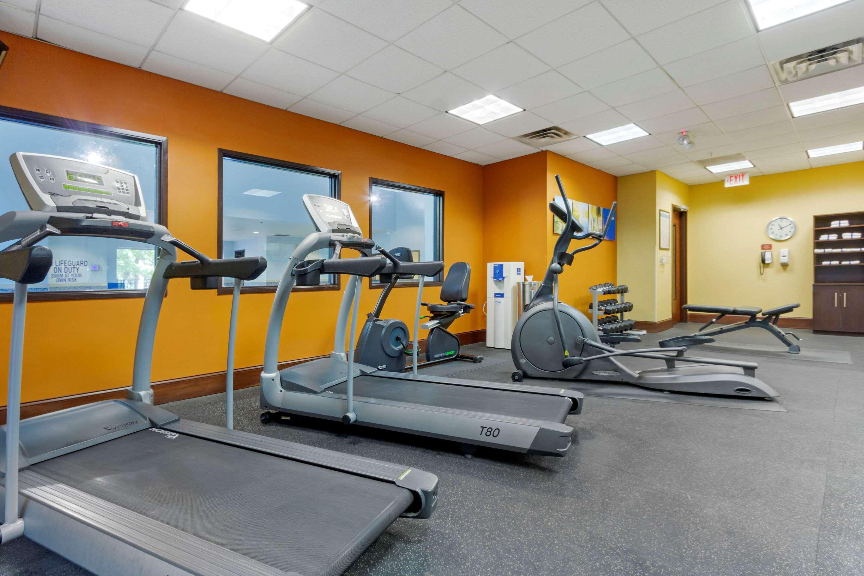 Comfort Suites Charleston West Ashley Bagian luar foto