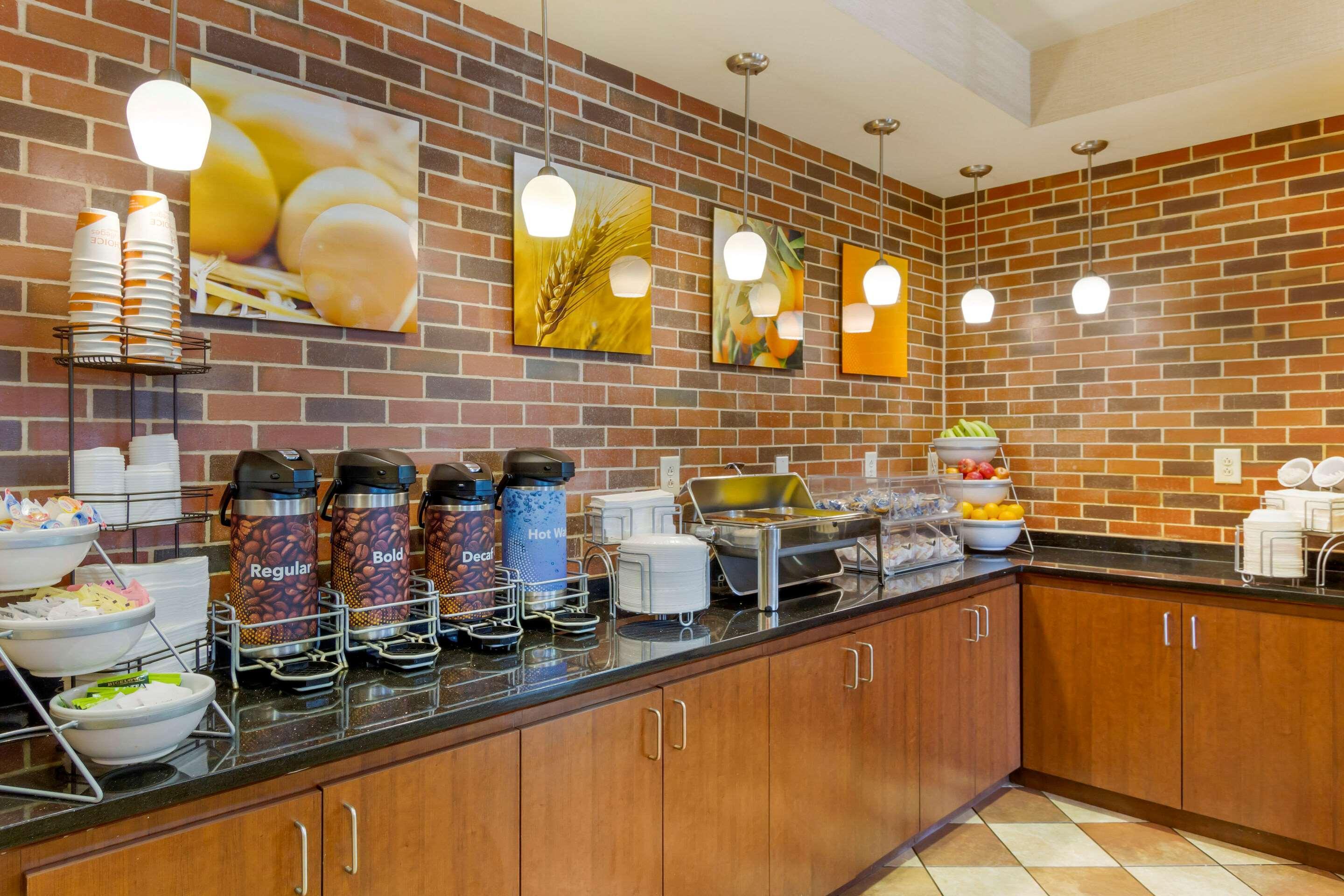 Comfort Suites Charleston West Ashley Bagian luar foto