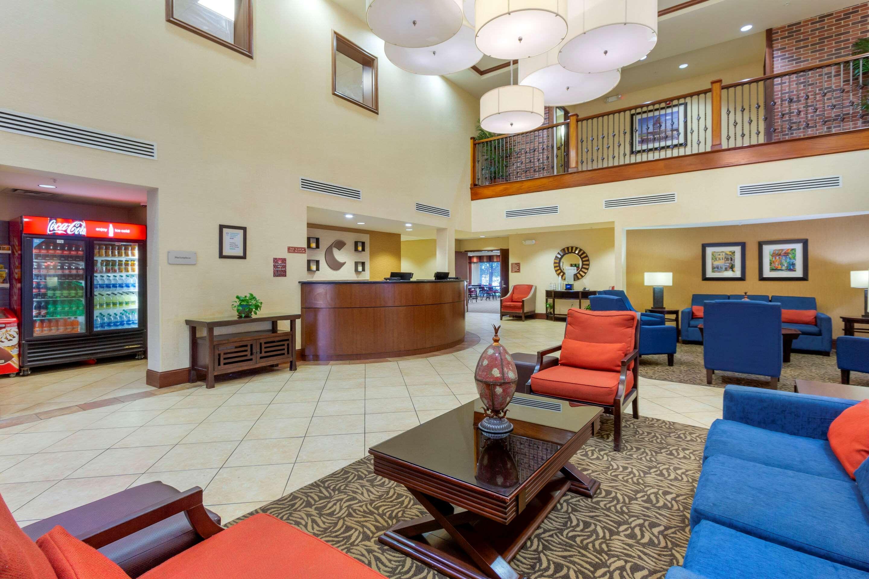 Comfort Suites Charleston West Ashley Bagian luar foto