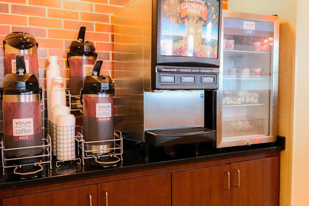 Comfort Suites Charleston West Ashley Bagian luar foto