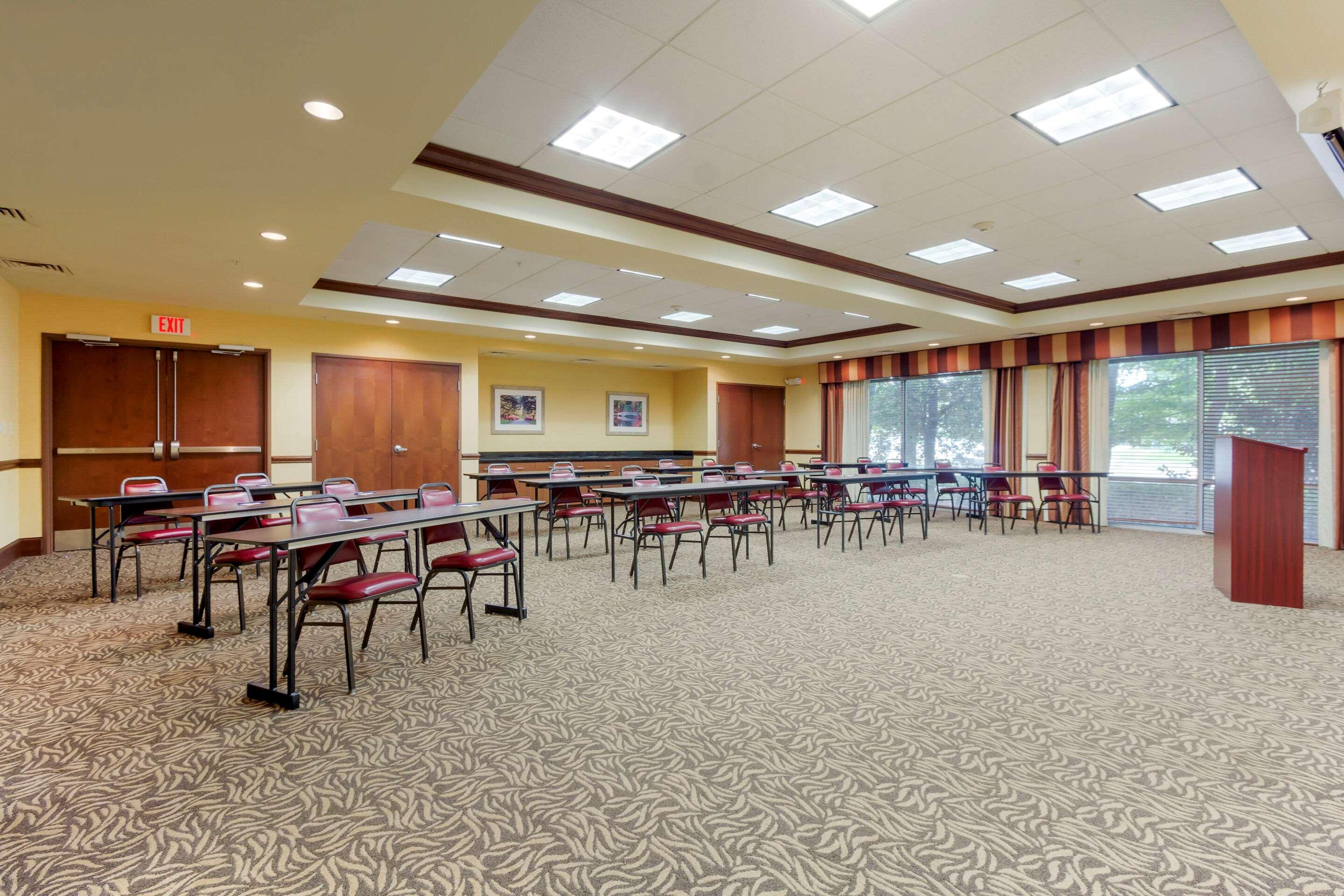 Comfort Suites Charleston West Ashley Bagian luar foto