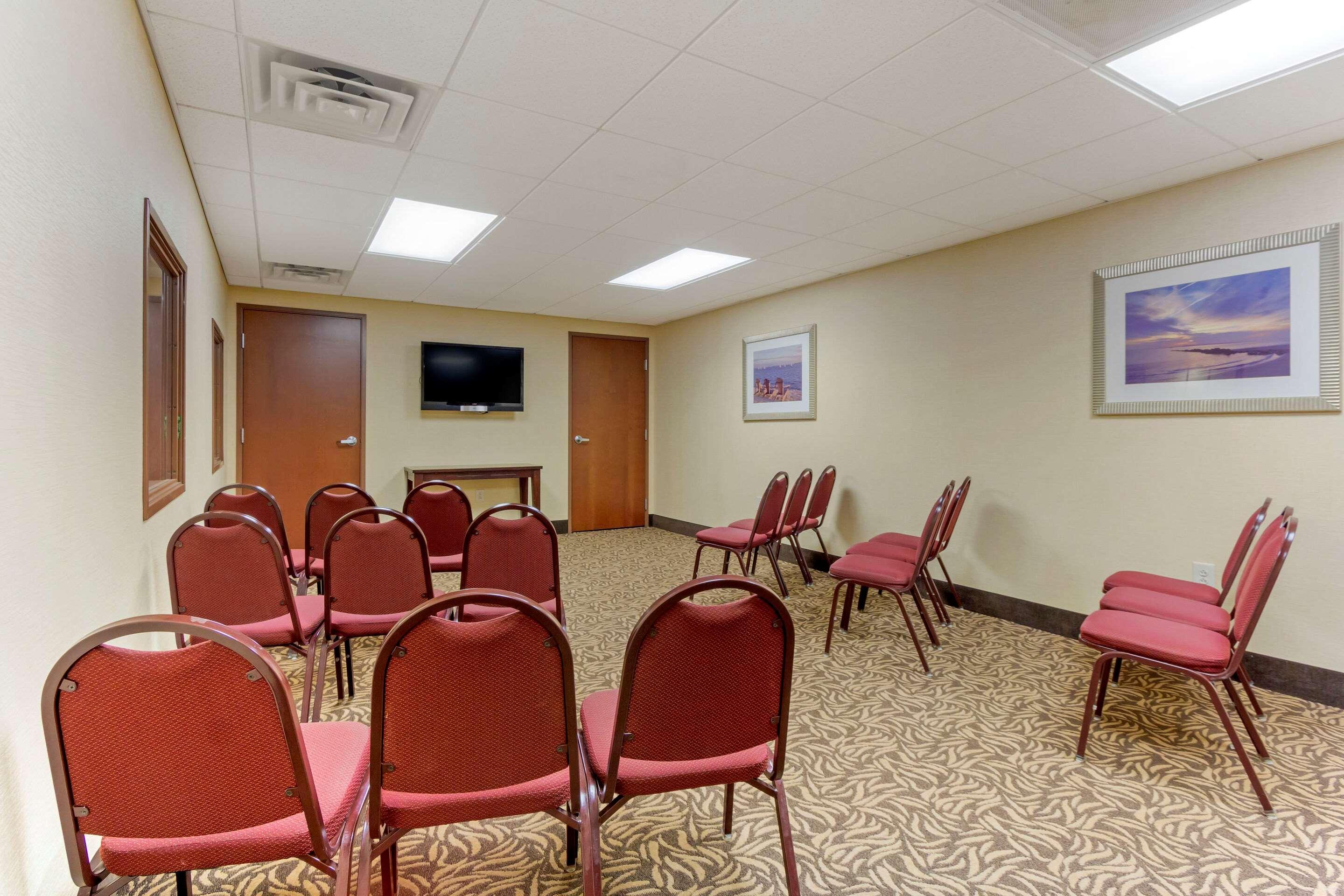 Comfort Suites Charleston West Ashley Bagian luar foto