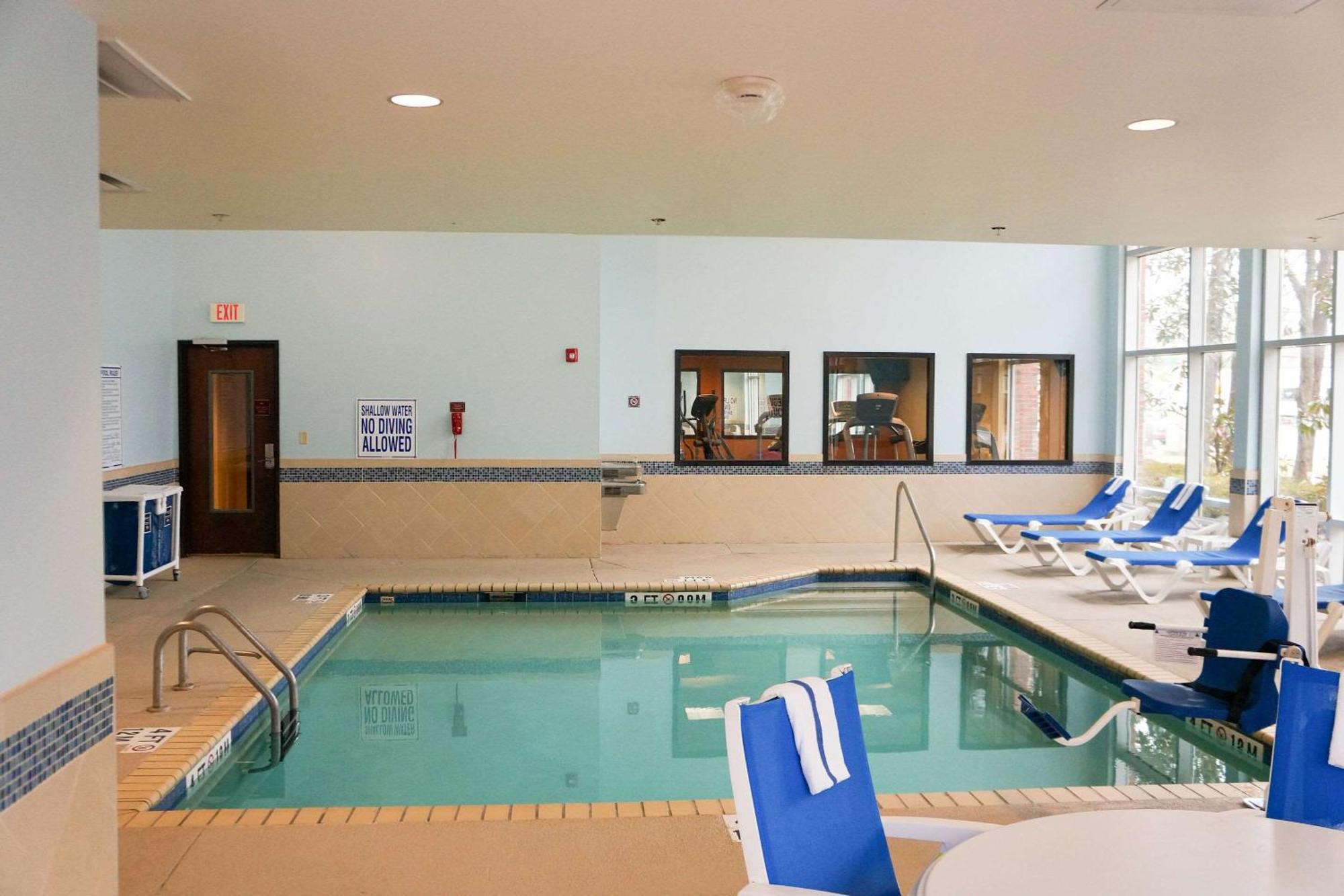 Comfort Suites Charleston West Ashley Bagian luar foto