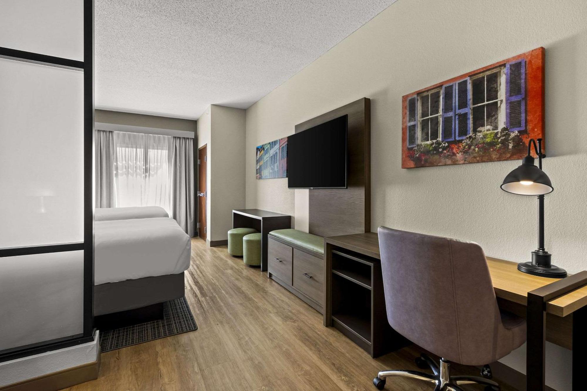 Comfort Suites Charleston West Ashley Bagian luar foto