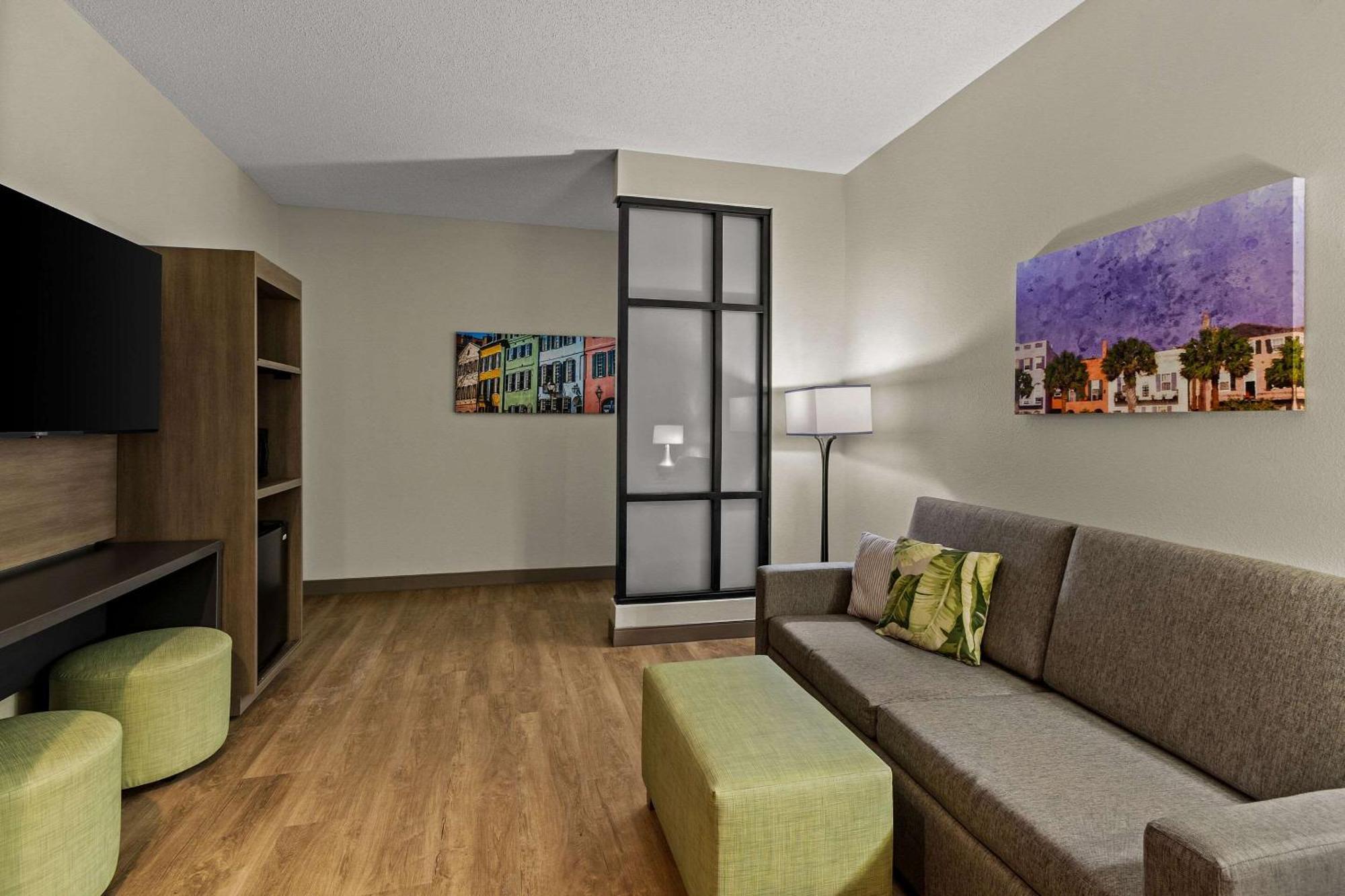Comfort Suites Charleston West Ashley Bagian luar foto