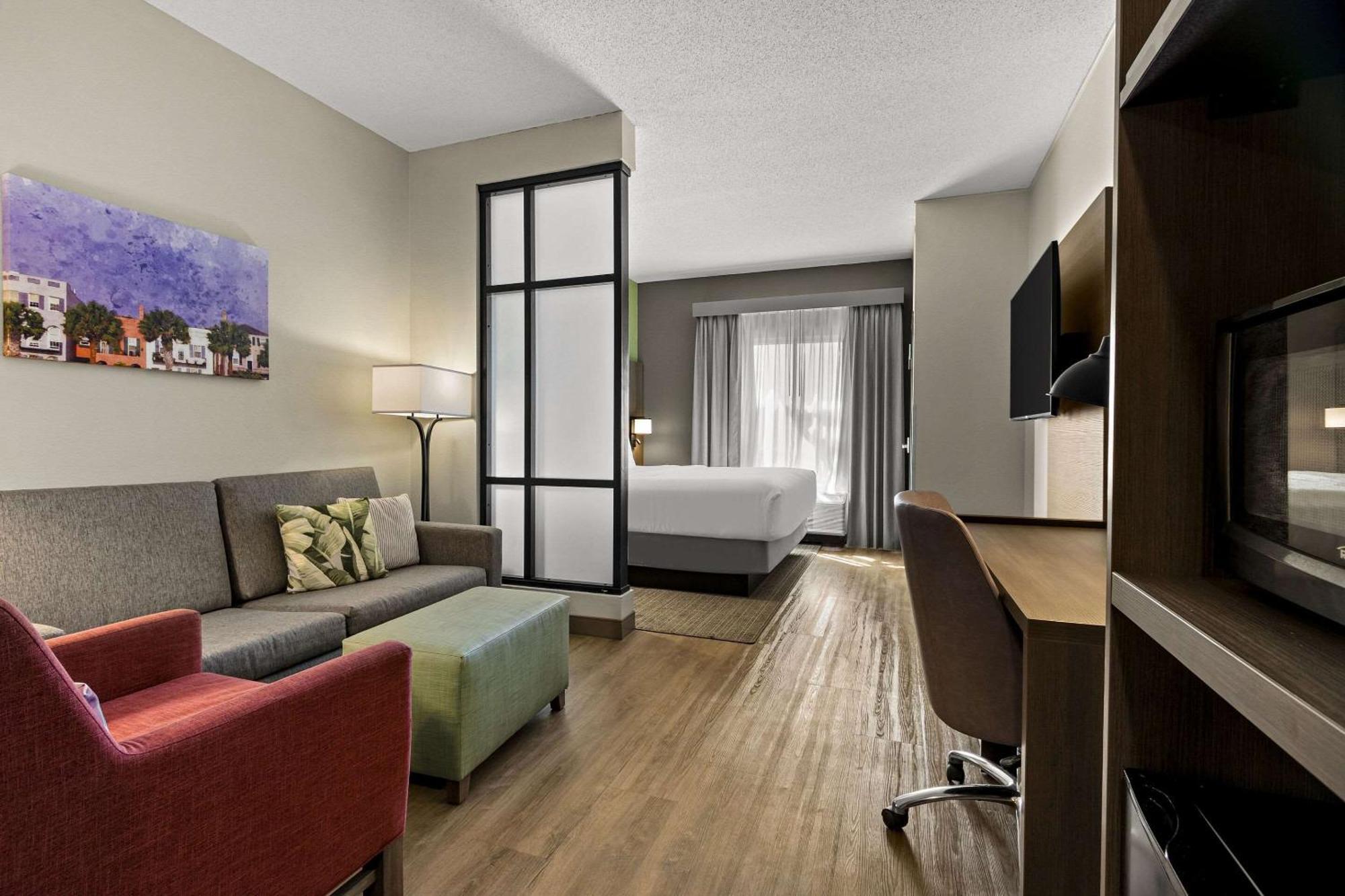 Comfort Suites Charleston West Ashley Bagian luar foto