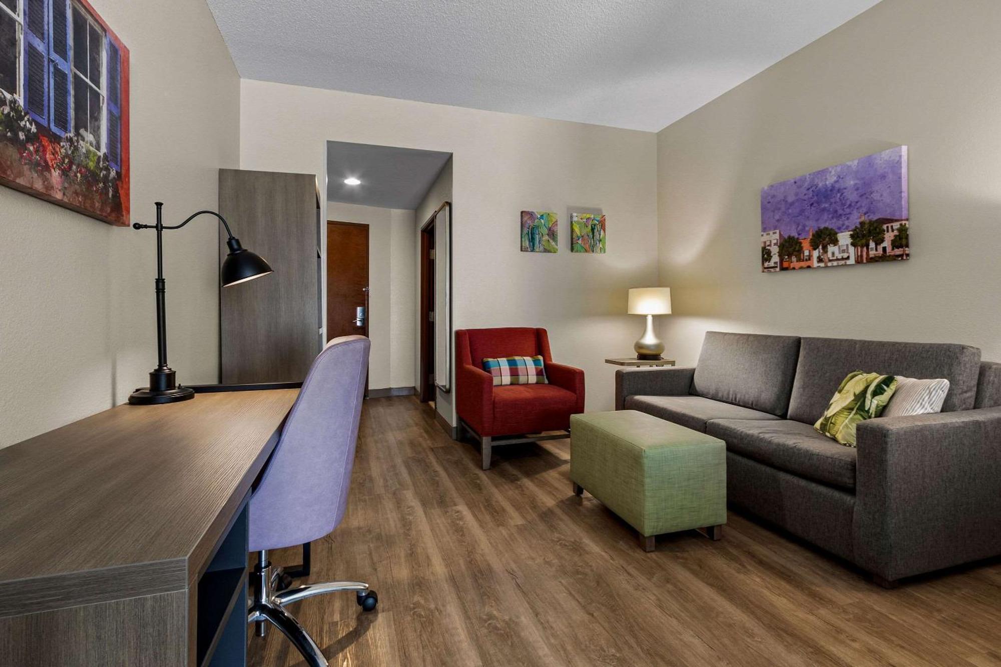 Comfort Suites Charleston West Ashley Bagian luar foto
